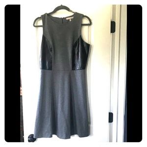 🌟 Size 10 or 8-10.  Banana Republic Fit & Flare!